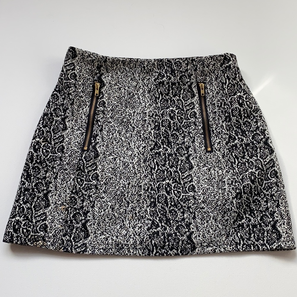 mini skirt
